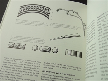 The Art and Technique of Painting on Porcelain_写真4