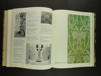 Wallpapers: A History and Illustrated Catalogue of the Collection in the Victoria and Albert Museum_写真5