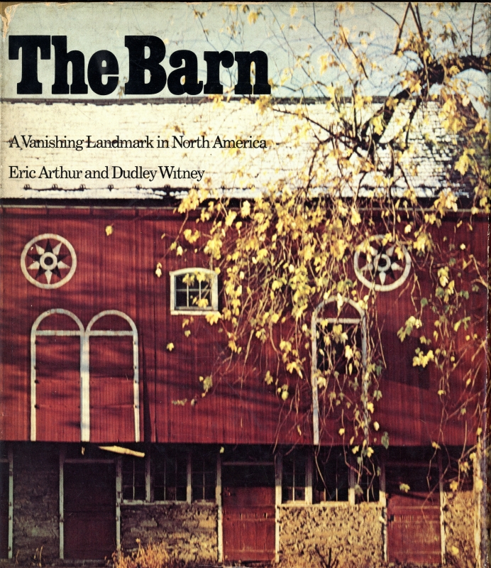 The Barn: A Vanishing Landmark in North America_写真