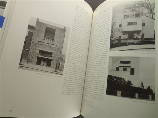 The Architecture of the Window_写真1