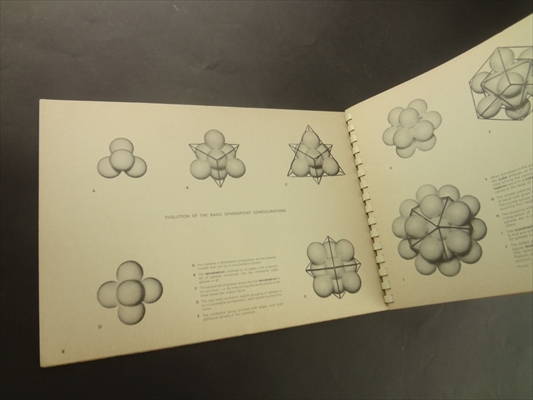 Order in Space: A Design Source Book_写真1