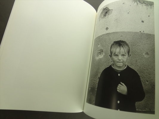 The Children: Refugees and Migrants_写真1