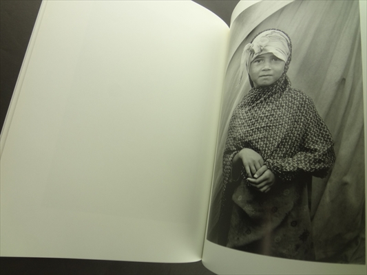 The Children: Refugees and Migrants_写真2