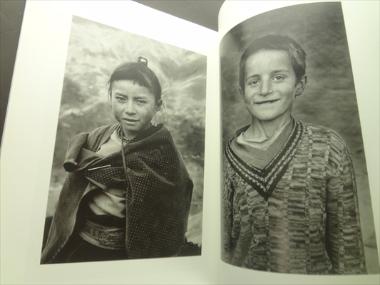 The Children: Refugees and Migrants_写真6