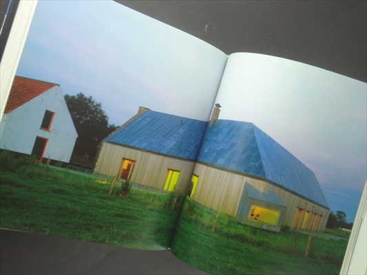 Houses Outside the City_写真5