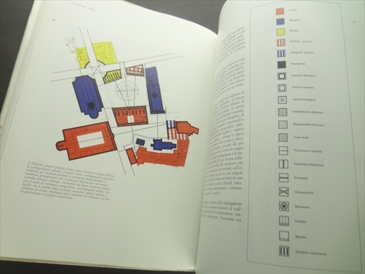 La piazza storica italiana. Analisi di un sistema complesso_写真2