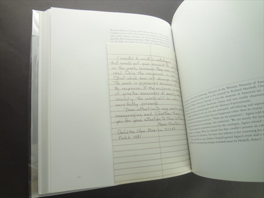 Agnes Martin: Paintings, Writings, Remembrances_写真2