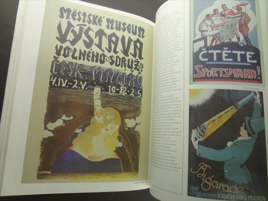 Poselstvi ulice z dejin plakatu a promen doby_写真3