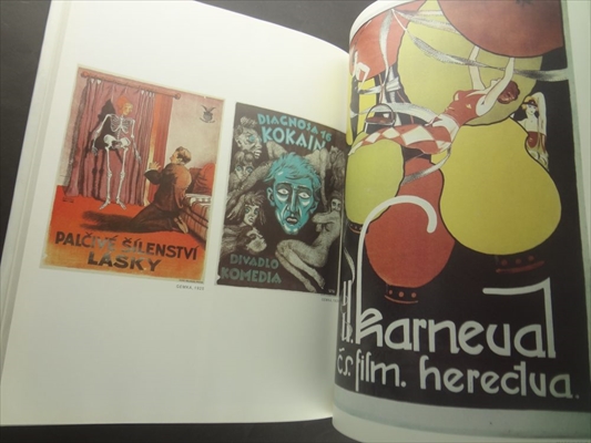 Poselstvi ulice z dejin plakatu a promen doby_写真4