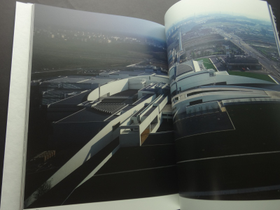 YOSHIAKI AKASAKA ARCHITECT WORKS 1988-2016_写真2