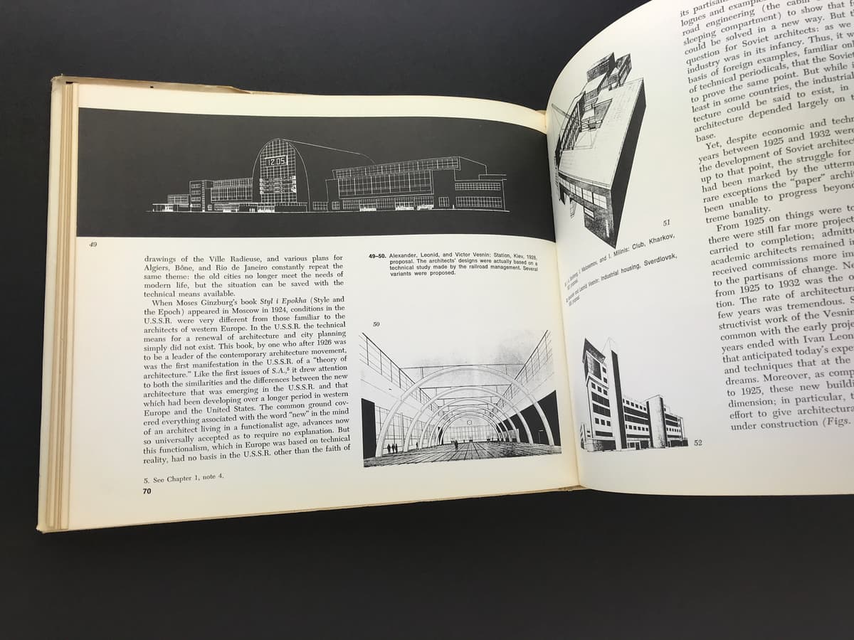 Town and Revolution: Soviet Architecture and City Planning 1917-1935_写真1
